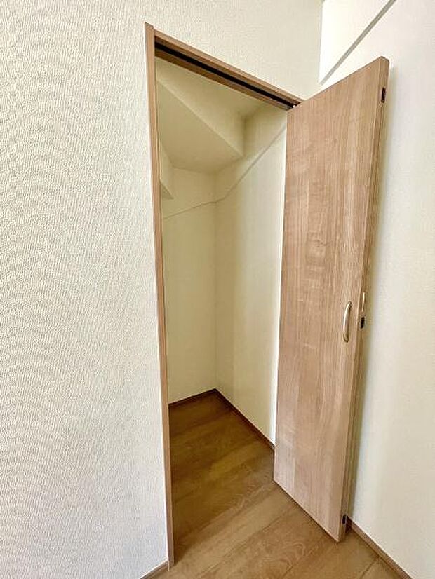 キッチンそばの収納