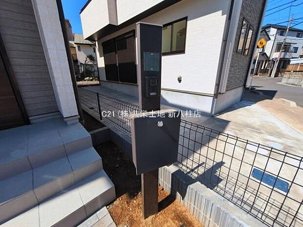 ポストとインターフォン