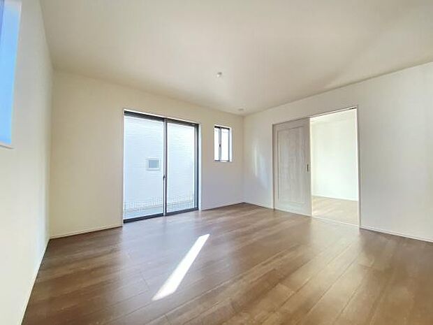 隣の洋室とつなげて使えます