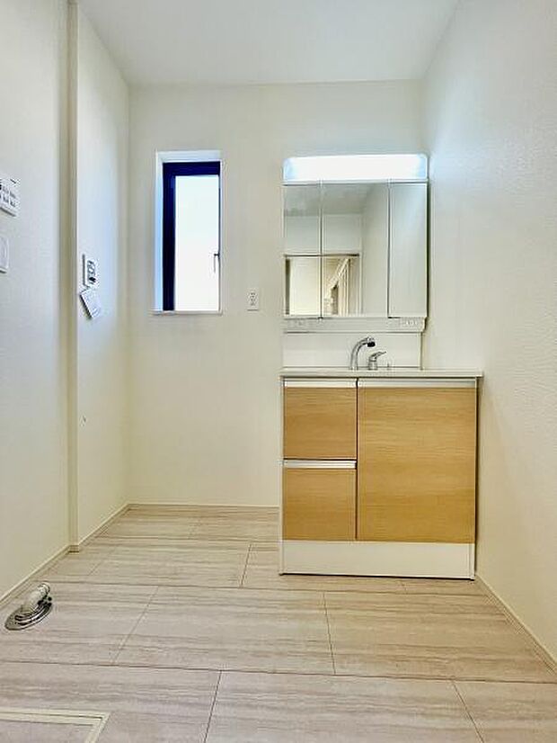 三面鏡付き洗面台