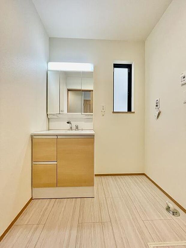 三面鏡付き洗面台