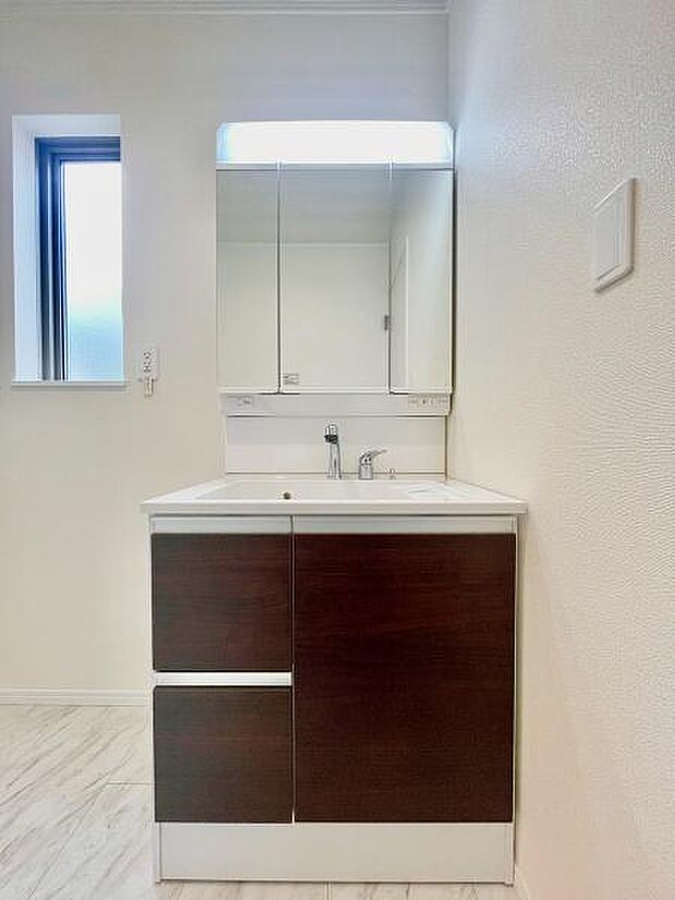 三面鏡付き洗面台