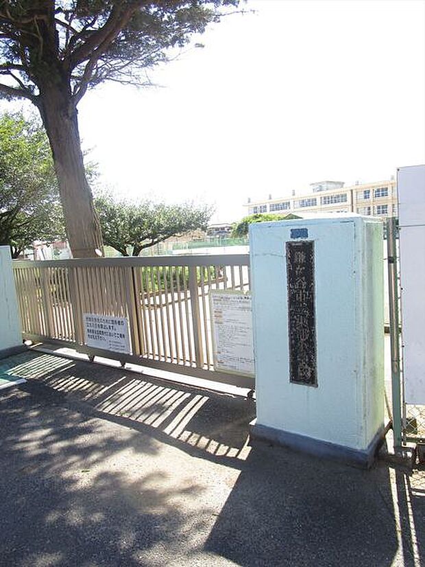 鎌ケ谷市立東部小学校まで700m、徒歩約9分お子様の通学も安心ですね