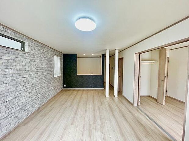 ＜リビング/Living room＞17帖のLDK、隣室洋室と繋げて使用できます