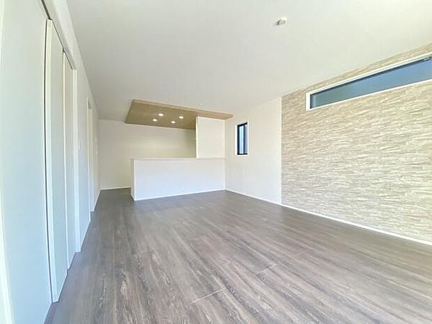 アクセントクロスがおしゃれなリビング