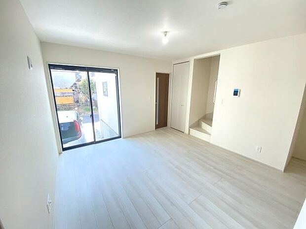 家族が顔を合わせるリビングイン階段