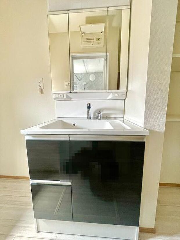 三面鏡付き洗面台