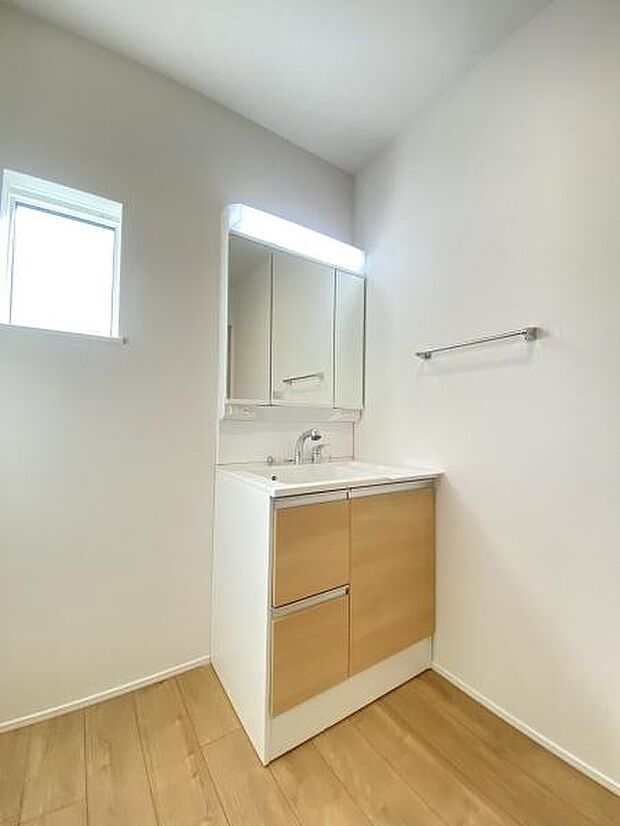 三面鏡付き洗面台