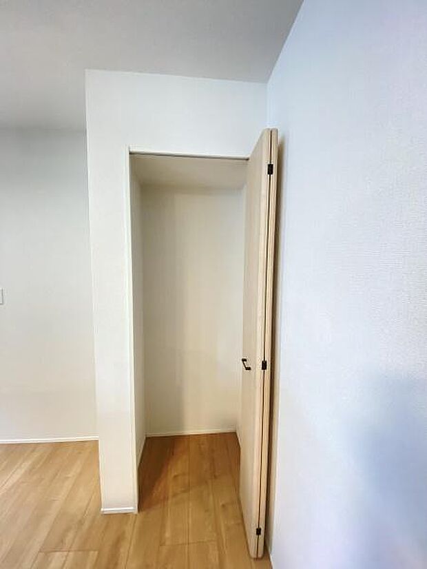 キッチンそばの収納