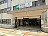 周辺：松戸駅(JR 常磐線)まで977m、松戸駅（JR常磐線、新京成線）