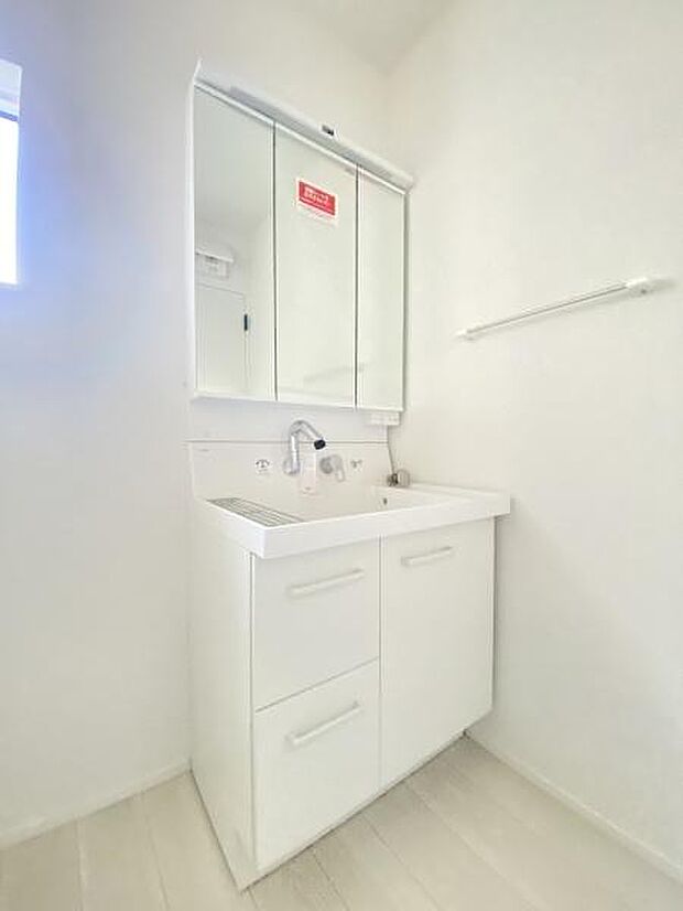 三面鏡付き洗面台