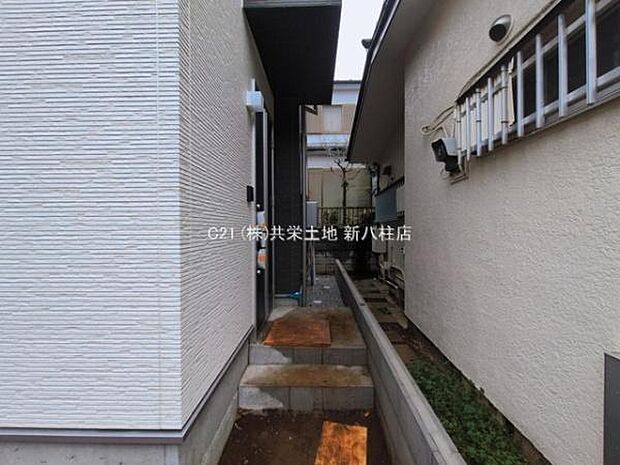 玄関アプローチ