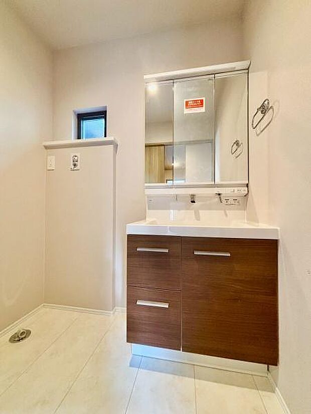 三面鏡付き洗面台