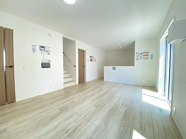 リビング/ダイニングを拡大表示