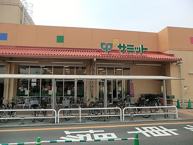 サミットストア松戸新田店まで80m、徒歩約1分毎日のお買い物に便利ですね!