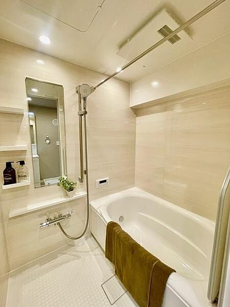 ＜浴室／Bath＞追い炊き機能、浴室暖房乾燥機能付き♪