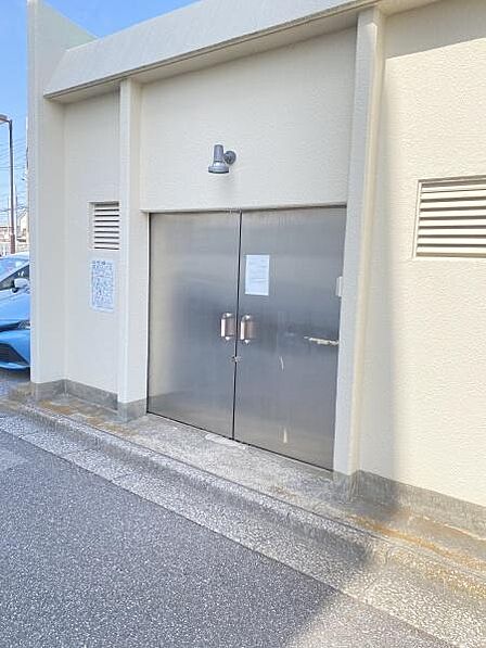 ＜その他共有部分／Common area＞ごみ置場