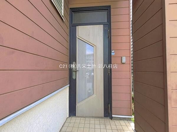 ＜玄関／Entrance＞玄関ポーチ