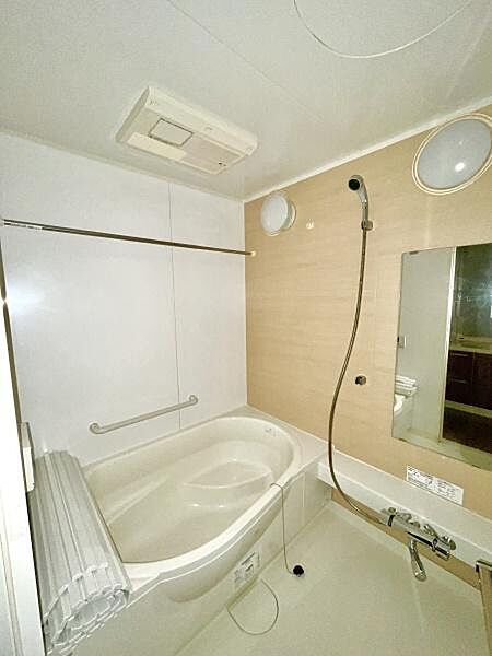 ＜浴室／Bath＞浴室暖房乾燥機能付き♪
