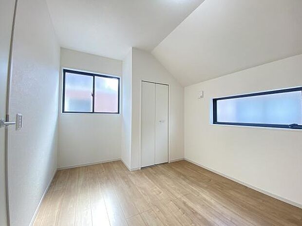 <洋室/Bed room>5.4帖の洋室,クローゼット付き