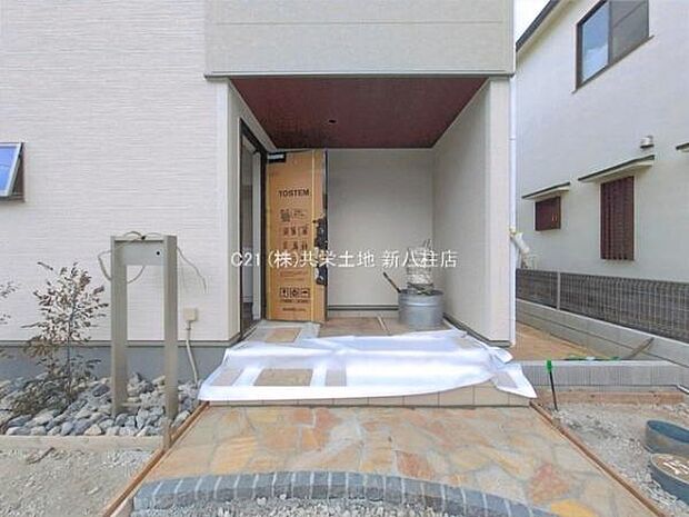玄関ポーチ