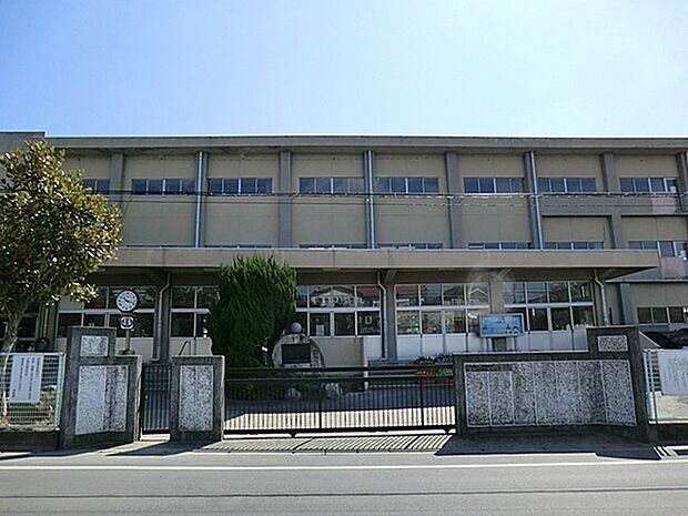 松戸市立小金北小学校まで700m、徒歩約9分お子様の通学も安心ですね!