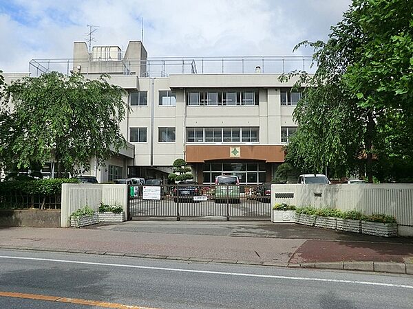 柏市立十余二小学校まで1000m、徒歩約13分