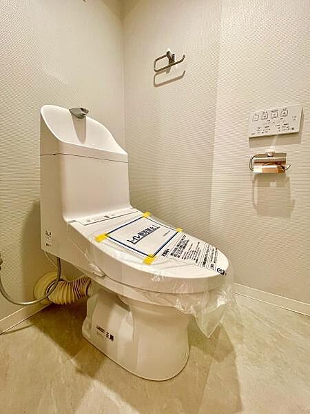 ＜トイレ／Toilet＞温水洗浄便座