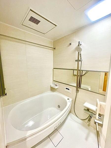 ＜浴室／Bath＞追い炊き機能、浴室暖房乾燥機能付き♪