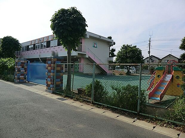 かきのき幼稚園まで187m、徒歩約3分送り迎えに嬉しい距離ですね