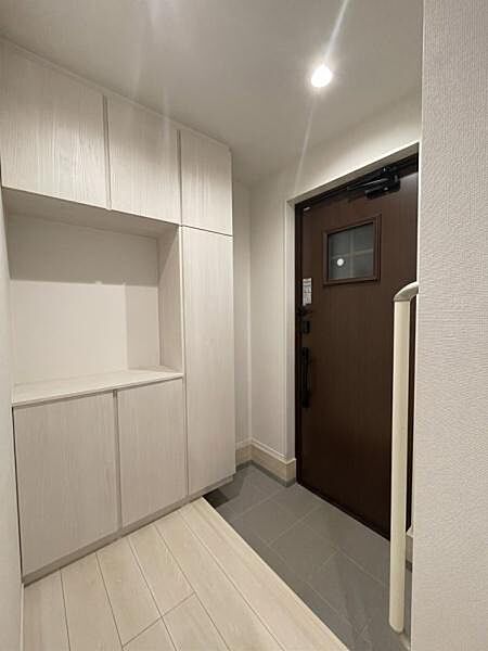 この写真はCG加工で家具等を消してます。