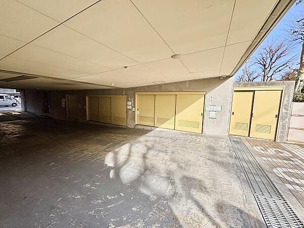 ごみ置き場