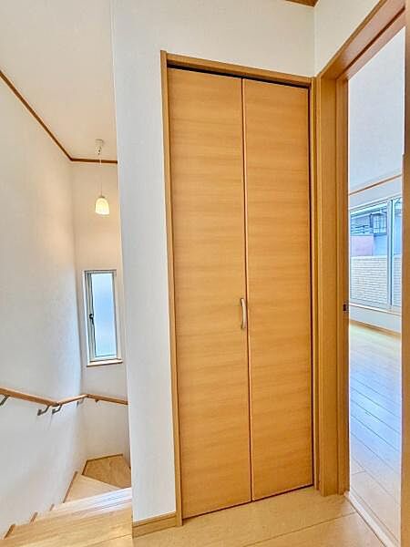 2階ホール収納