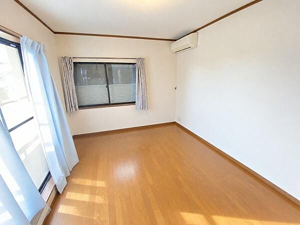 AI加工により家具を削除した画像です。