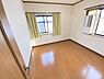 洋室：AI加工により家具を削除した画像です。