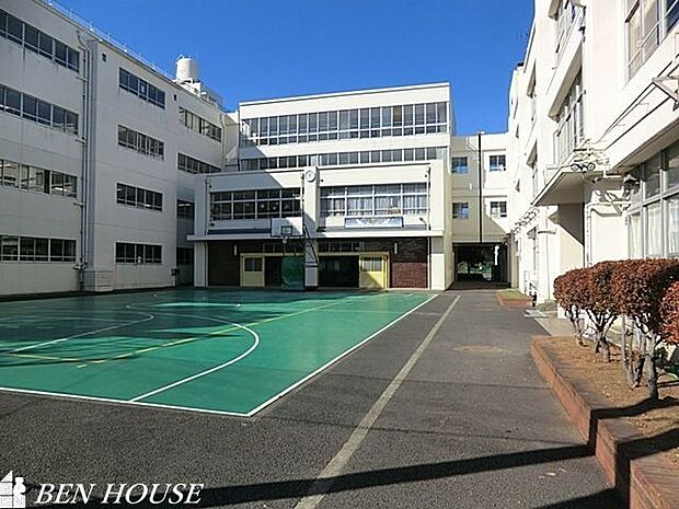 横浜市立日吉台西中学校 徒歩23分。部活動が盛んで活気溢れた中学校です。 1770m