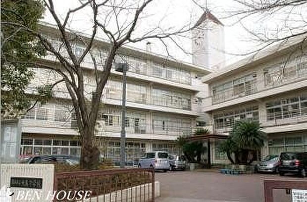 横浜市立大鳥中学校 徒歩20分。部活動が盛んで活気溢れた中学校です。 1560m