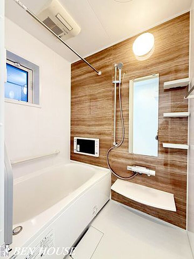 浴室・足を伸ばしてゆったりと入れる広々タイプのバスルーム。リラックスタイムにピッタリな空間です。