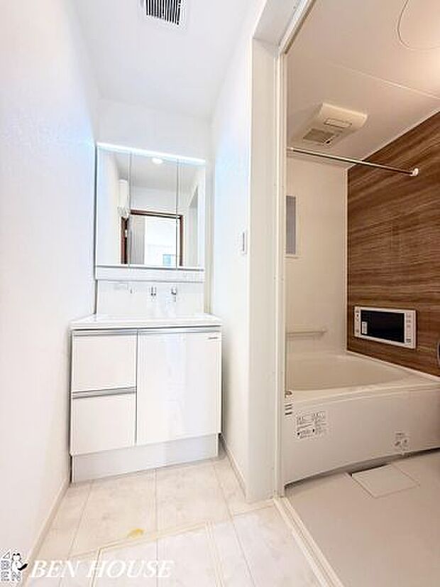 洗面化粧台・ご家族の1日が始まりと1日の終わりを締めくくる洗面空間。のびのびと支度をする事が出来ます!