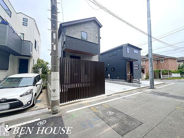 外観・周囲の景観とも調和し、飽きのこないシンプルで上品な外観です。