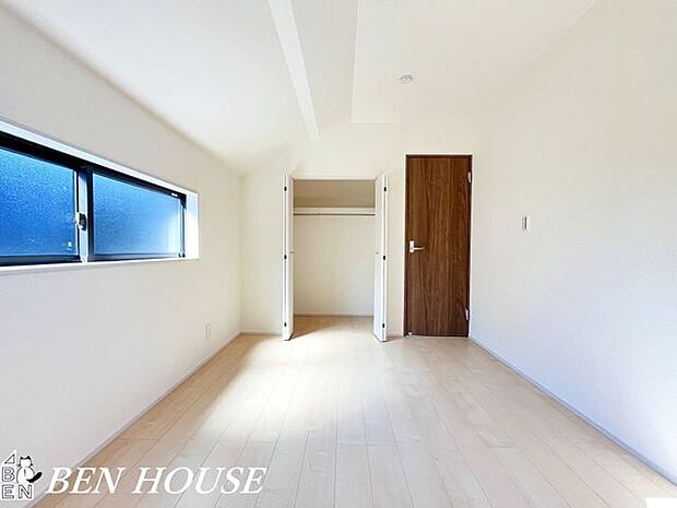 洋室・陽だまりを感じることのできる洋室は部屋を明るく感じ、インテリアのアイデアもどんどん出てきそうです！