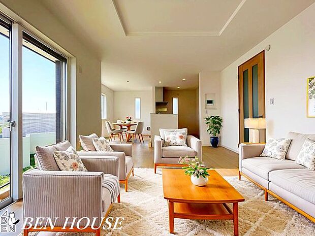 リビング・本画像はCGで作成しており、実際に現地に家具は置かれておりません。また、価格に家具は含まれておりません。