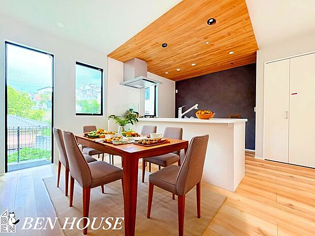 リビング・本画像はCGで作成しており、実際に現地に家具は置かれておりません。また、価格に家具は含まれておりません。