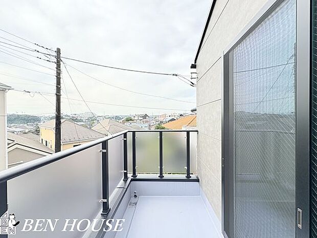 眺望・周辺は緑が多く残る、落ち着いた雰囲気の住宅地です。のびのびとした暮らしを実現できそうですね。