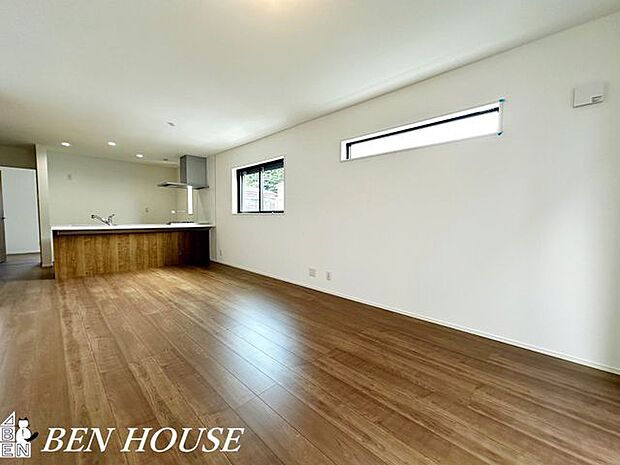 リビング・陽光たっぷりの明るくゆったりとしたＬＤＫ。風通しも良く気持ちよくお料理が出来そうです。