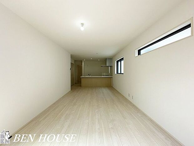 リビング・日々の会話を楽しみ、ゆったりとした時間を過ごす場所。家族の日常を彩る大切な空間です！