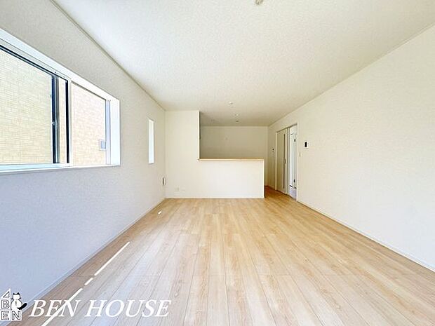 リビング・採光を考慮された明るいLDKはゆとりのある広さで、ご家族の憩いのスペースになります。