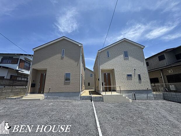 カースペース・お車での外出・移動がメインの方にも嬉しいカースペース3台分付き!来客の多い方にもおすすめです。