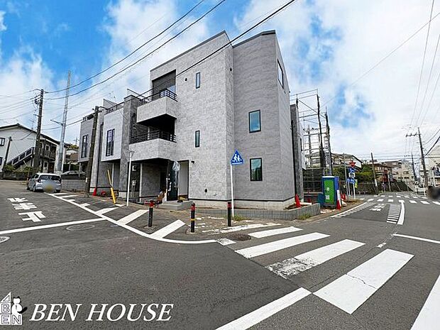 前面道路含む外観・周辺環境も気になるポイント。落ち着いた住環境でのびのびと過ごせます！