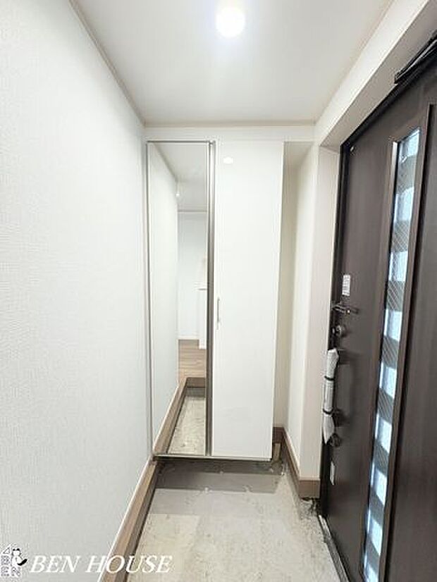 子供部屋・お子様が安心して遊び、学び、創造力を育める明るく開放的な空間。成長に合わせて自由に使える快適な子供部屋です。